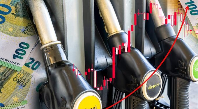 OCU denuncia a la CNMC incrementos injustificados en los márgenes comerciales de las gasolineras 1 OCU denuncia a la CNMC incrementos injustificados en los márgenes comerciales de las gasolineras