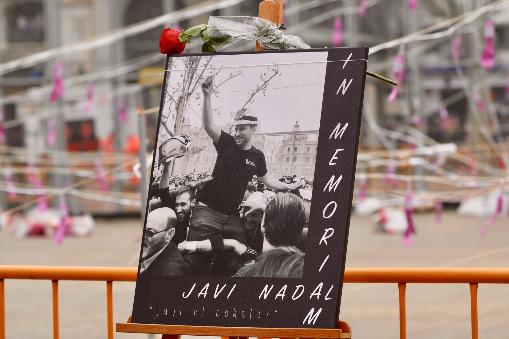 La pólvora desafía al cielo: Pirotecnia Nadal Martí firma una 'mascletà' para el recuerdo bajo la lluvia 4 IMG 0753