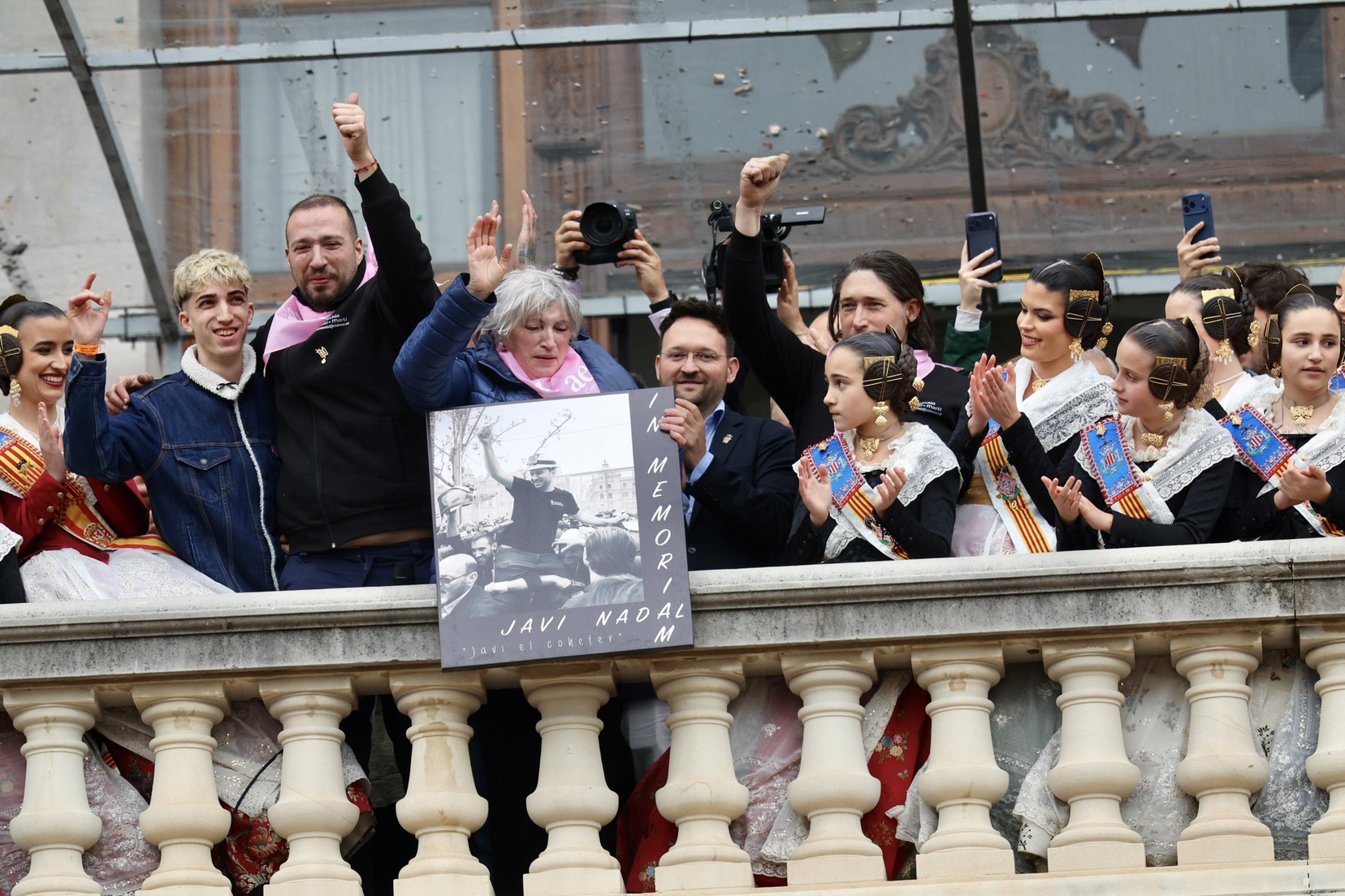 La pólvora desafía al cielo: Pirotecnia Nadal Martí firma una 'mascletà' para el recuerdo bajo la lluvia 5 IMG 0827