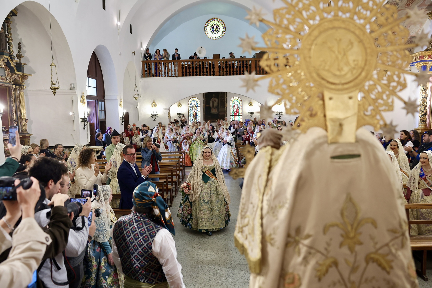 El espíritu fallero conquista Ibiza: Las "Bodas de Plata" de la Falla El Toro hacen historia en Sant Antoni 17 IMG 3582