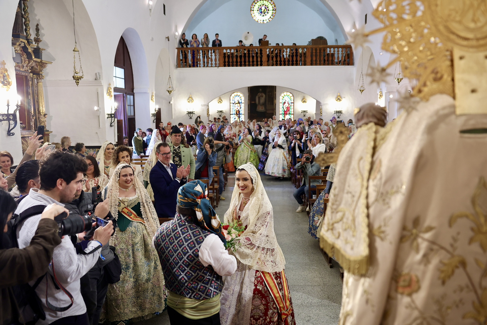 El espíritu fallero conquista Ibiza: Las "Bodas de Plata" de la Falla El Toro hacen historia en Sant Antoni 18 IMG 3583