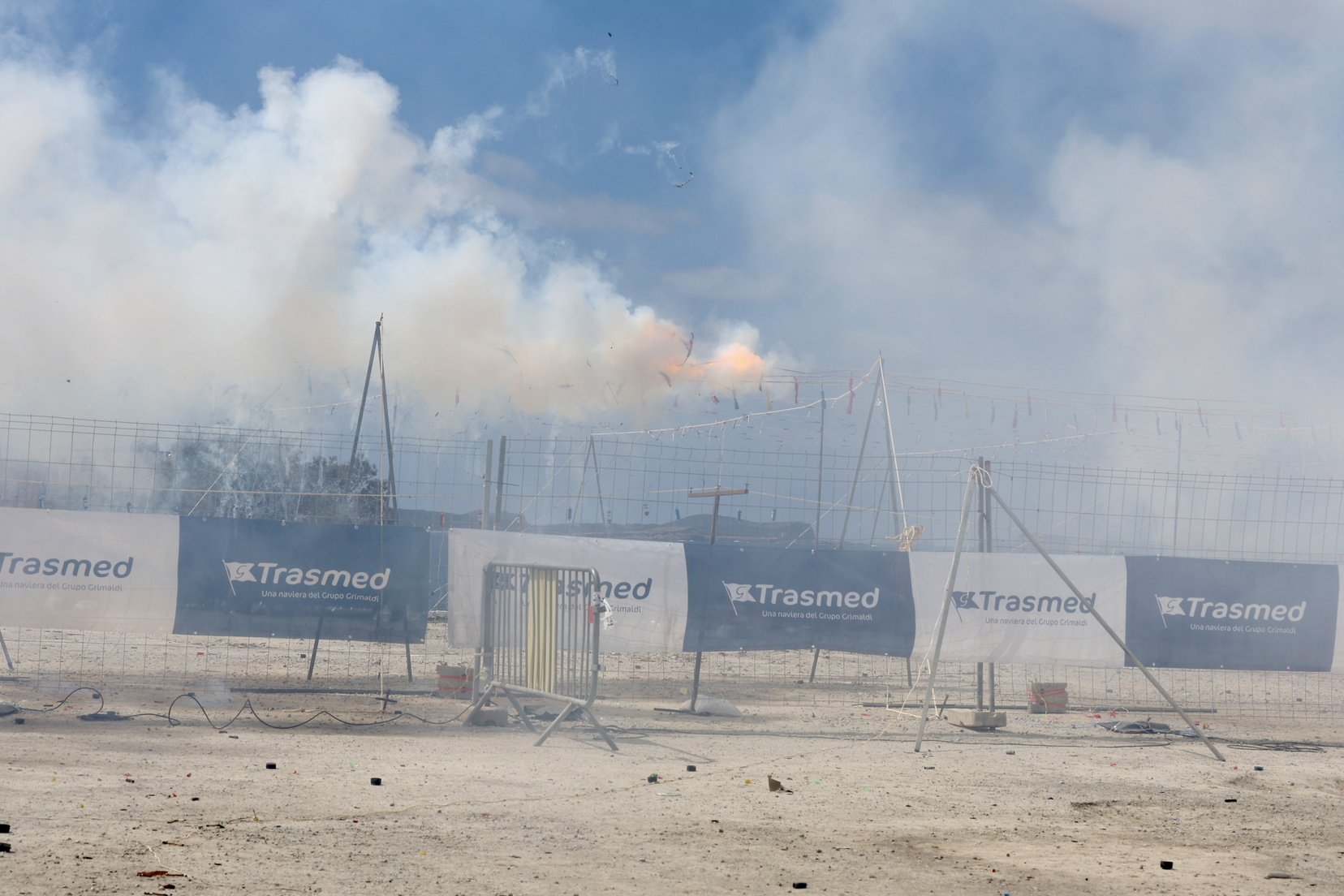 El espíritu fallero conquista Ibiza: Las "Bodas de Plata" de la Falla El Toro hacen historia en Sant Antoni 4 IMG 36991