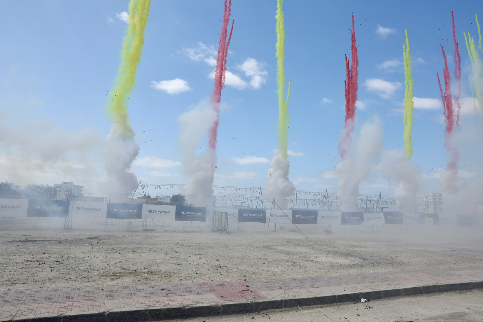 El espíritu fallero conquista Ibiza: Las "Bodas de Plata" de la Falla El Toro hacen historia en Sant Antoni 5 IMG 3703
