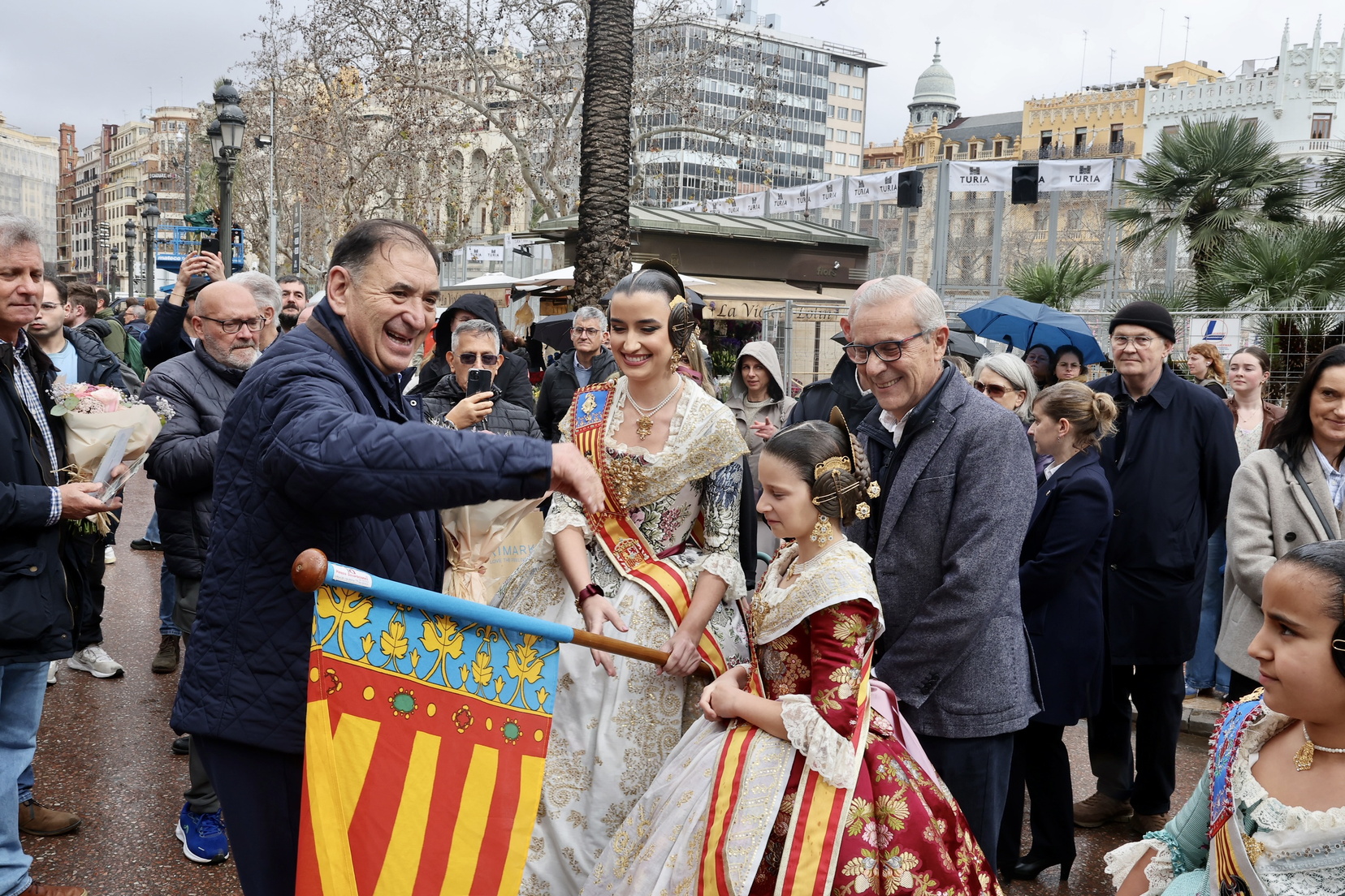 El motor de la tradición: Valencia celebra la 55ª edición de la Ronda Fallera de Coches del Antigor 2 IMG 4177
