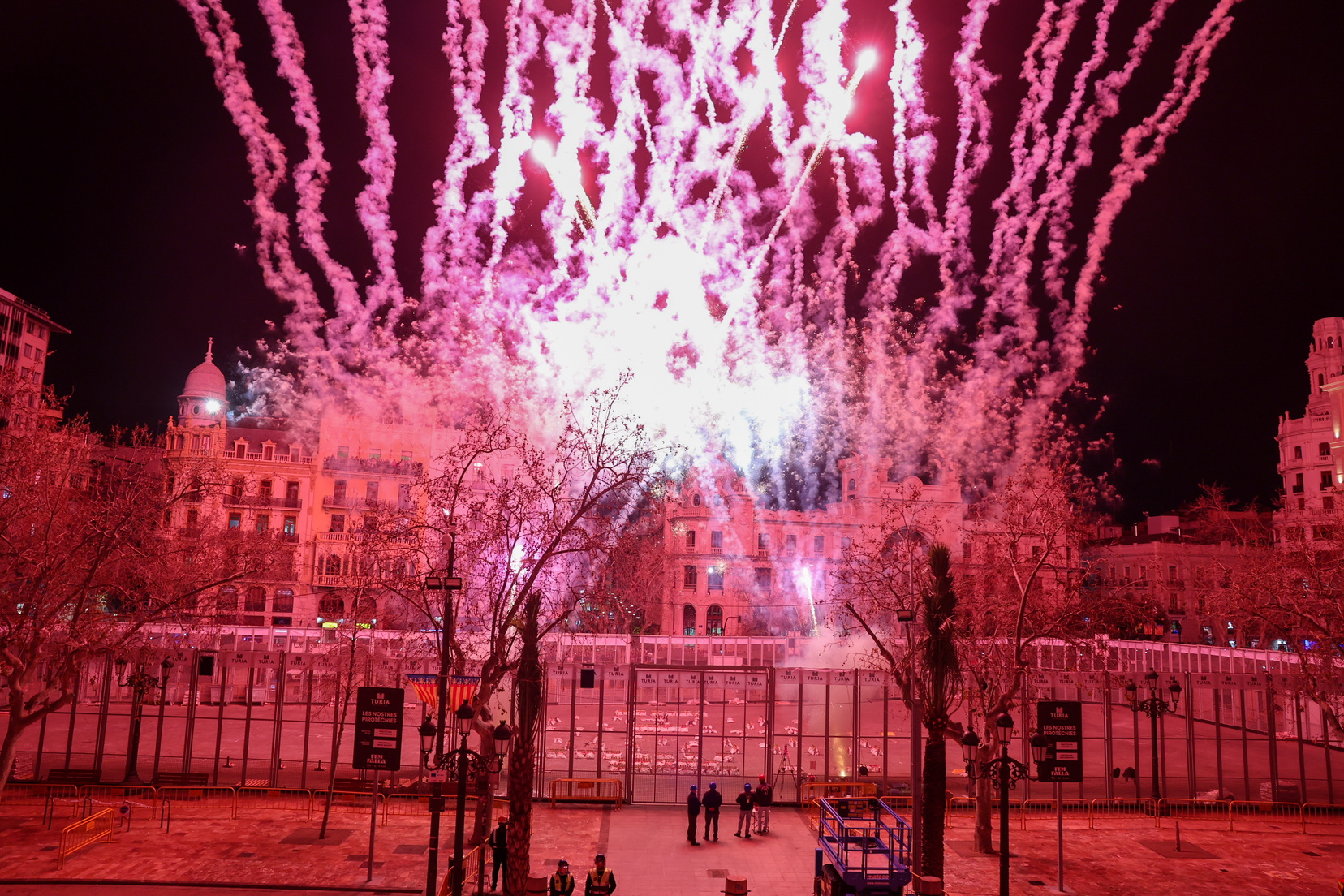 La pólvora de Pirotecnia Crespo conquista la noche valenciana con el espectáculo "Estrellas en el cielo" 4 IMG 9817