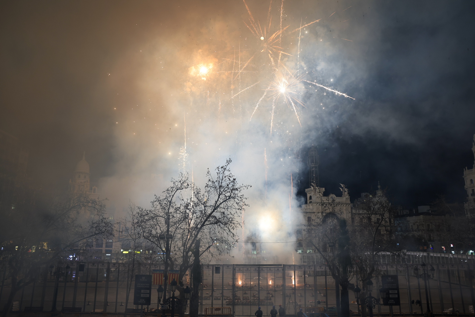 La pólvora de Pirotecnia Crespo conquista la noche valenciana con el espectáculo "Estrellas en el cielo" 6 IMG 9827
