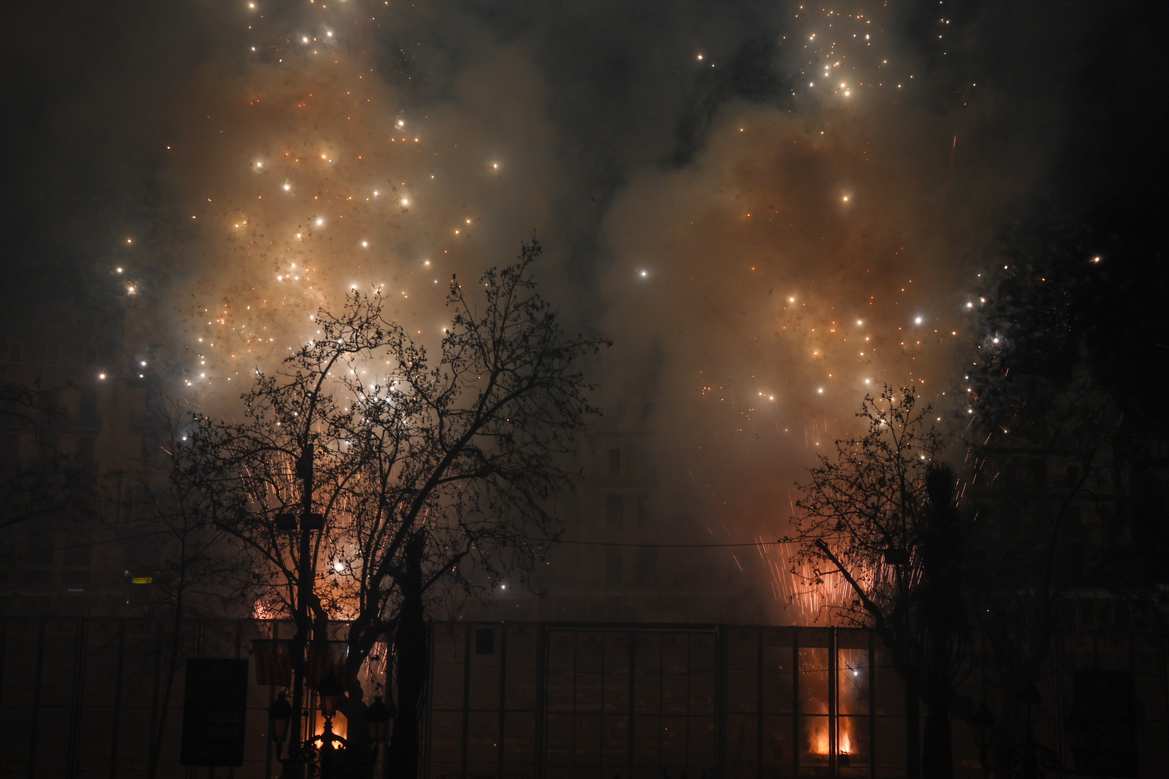 La pólvora de Pirotecnia Crespo conquista la noche valenciana con el espectáculo "Estrellas en el cielo" 7 IMG 9828
