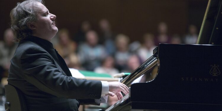 Josu de Solaun: Concierto n.º 2 de Bartók con la Orquesta de Valencia
