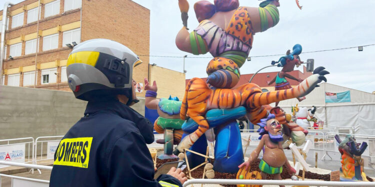 Los Bomberos de la Diputació de Valéncia blindan las Fallas 2026 con un protocolo pionero frente al cambio climático