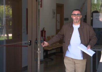 Un mando de bomberos pone en duda la version oficial de la dana Es dificil creer que no lo supieran