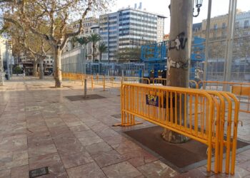 Valencia retira 12 kilómetros de vallas para recuperar la fluidez tras las Fallas 2 Valencia retira 12 kilometros de vallas para recuperar la fluidez tras las Fallas 2