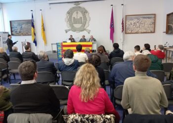 Més de 50 assistents a la Jornada Cultural en Gandía organisada pel Grup d'Acció Valencianista del Día de la Cultura i Llengua Valencianes