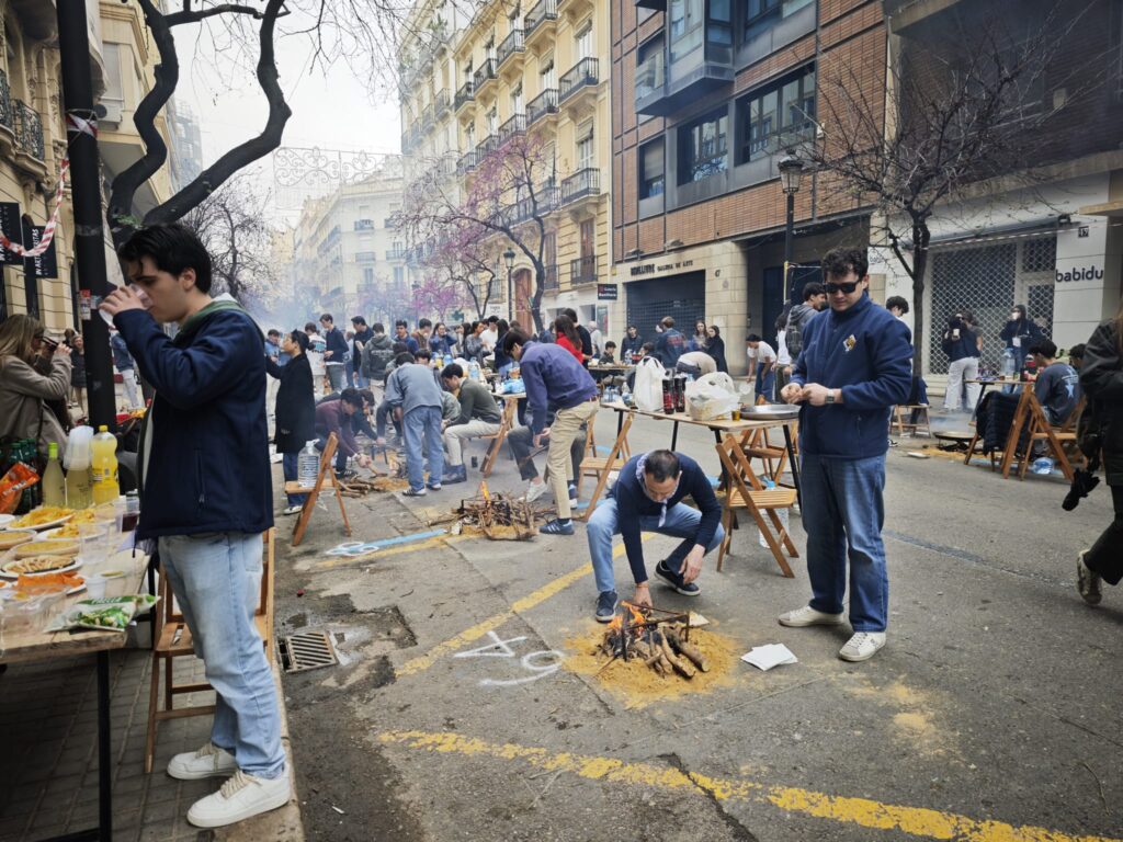 Primer fin de semana fallero, el tiempo ha dado un respiro y los valencianos se han tirado a la calle literalmente 8 WhatsApp Image 2026 03 08 at 13.52.17