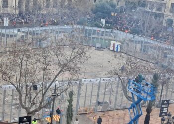 Un 30% de la mascletà se queda sin disparar por estar mojada por la lluvia
