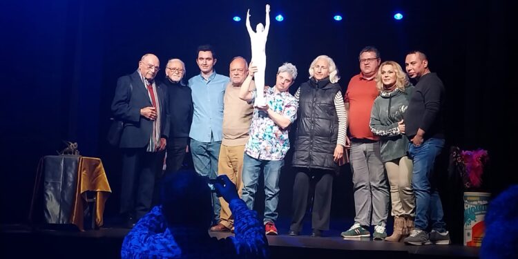 Eros Recio triunfa en Valencia: El "Óscar" a la interpretación de Pedro Almodóvar