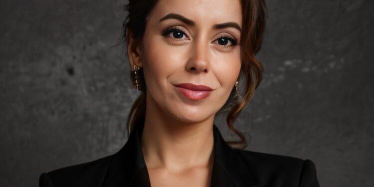 Lo Rat Penat nomena a Immaculada Traver Badenes Regina dels CXXXVIII Jocs Florals de la Ciutat i Regne de Valéncia 1 Lo Rat Penat nomena a Immaculada Traver Badenes Regina dels CXXXVIII Jocs Florals de la Ciutat i Regne de Valéncia