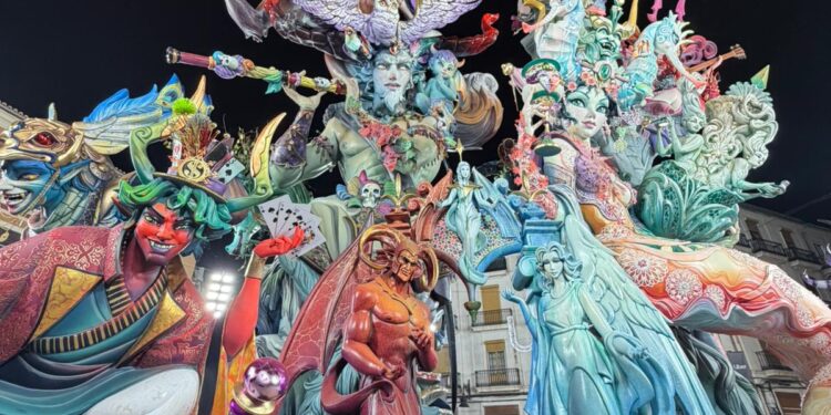 Convento vuelve a ganar. Listado de todos los premios fallas grandes de Valencia 2026