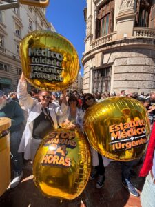 Guerra de cifras y servicios mínimos: El conflicto médico se recrudece en las jornadas de huelga de marzo 2 WhatsApp Image 2026 03 16 at 12.24.34