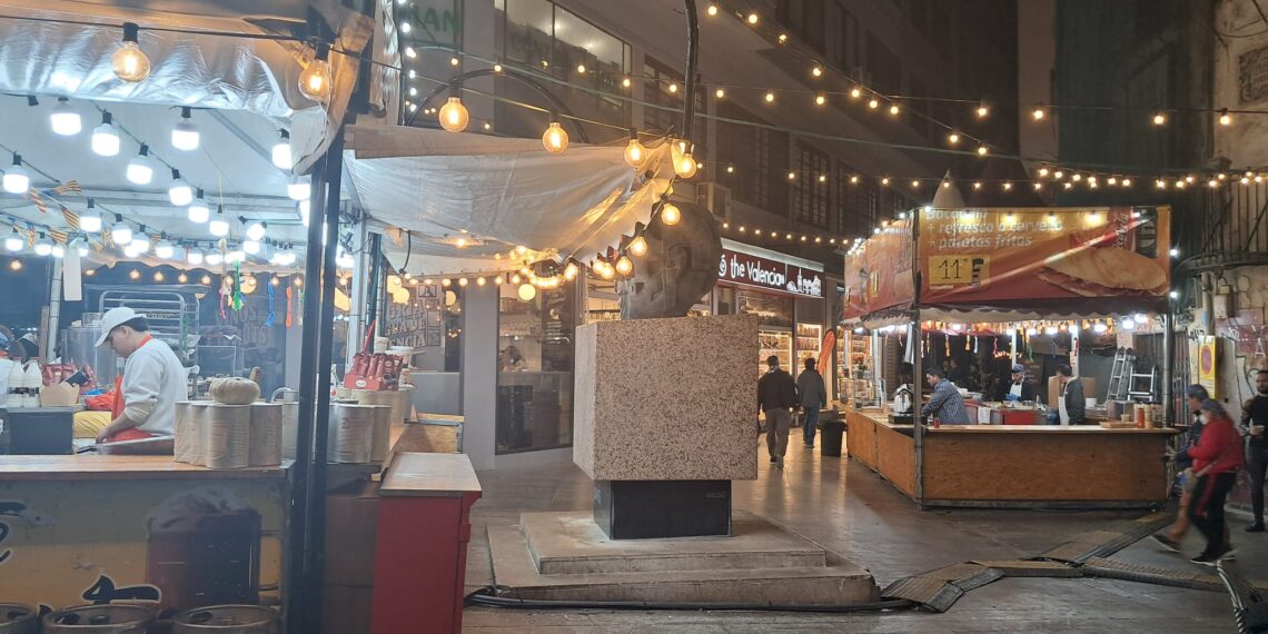 La hostelería del centro hace un balance de fallas negativo y lo achaca al exceso de puestos en la calle