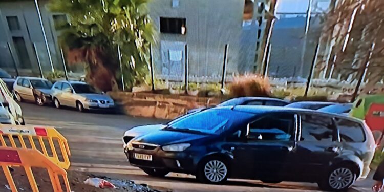 Benifayó retira los restos de las Fallas tras cuatro días de parálisis y fuertes críticas