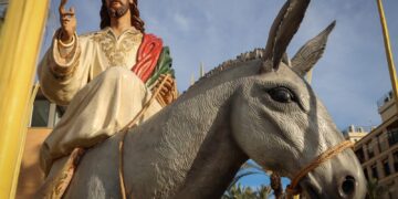Torrent se sumerge en su Semana Santa: Tradición, música y devoción en el corazón de la Comunitat Valenciana