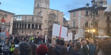Nueva manifestación contra Mazón reune a más de 1.500 personas