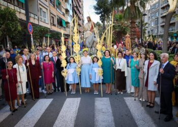 Torrent Vive un Multitudinario Domingo de Ramos y se Prepara para un Lunes Santo de Devoción