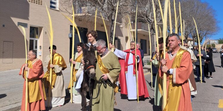 La procesión y posterior misa de la parroquia de San José Escrivá De Balaguer reúne a más de 1.500 personas en Campanar-Beniferri