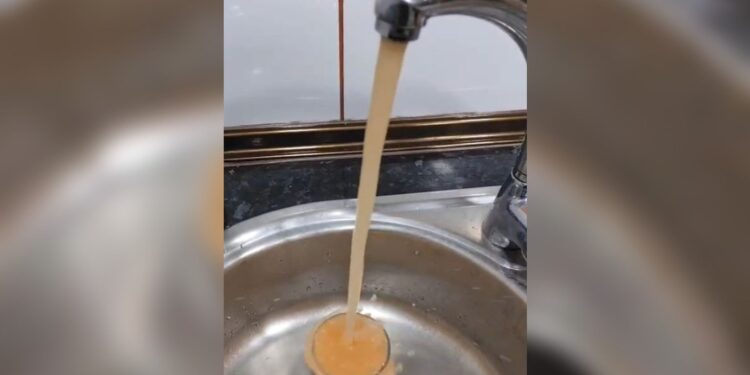 el video que muestra el agua marron en la vall de laguar 16 9 aspect ratio default 0 da39