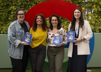 Yes We Tech y Google lanzan ‘Damos con la Tecla’: el manual gratuito que busca revolucionar las vocaciones científicas en niñas