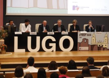 El encuentro entre el Hospital Universitario Lucus Augusti (HULA) y SEMG Galicia consolida un modelo asistencial que elimina las barreras entre especialistas y médicos de familia para priorizar el bienestar del paciente