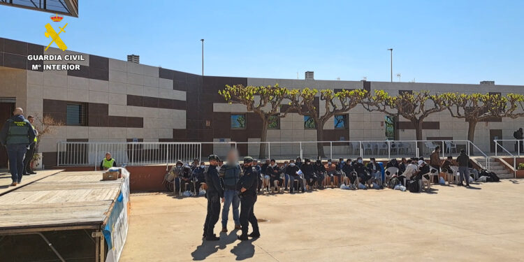 La Guardia Civil libera a 80 migrantes explotados en condiciones de semiesclavitud en Castellón 1 2026 04 11 migrantesop balarama castellon 4 2