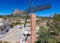 Hito en Finestrat: Una pasarela de 12 toneladas conecta el futuro ascensor con el Castell 10 Hito en Finestrat: Una pasarela de 12 toneladas conecta el futuro ascensor con el Castell