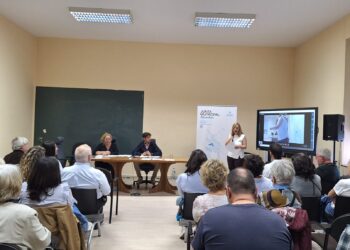 El desplante de Olano en Abastos incendia la relación del PP con el movimiento vecinal