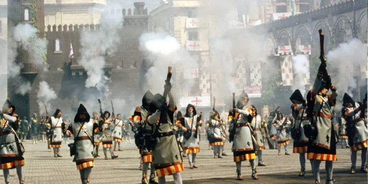 Alcoy ultima los preparativos para los Moros y Cristianos: reparto de 3.000 kilos de pólvora