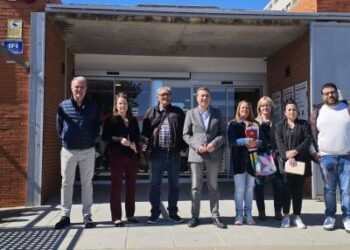 El centro de salud de La Coma reabre bajo un blindaje de seguridad sin precedentes