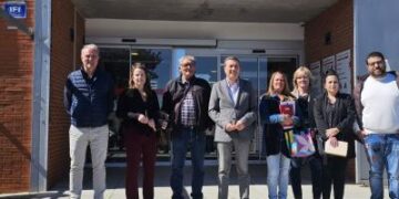 El centro de salud de La Coma reabre bajo un blindaje de seguridad sin precedentes