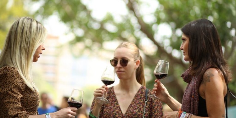 Un robo masivo de cable en Valencia amenaza los Certámenes de Proava y la Feria Andaluza