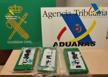 Incautados cuatro kilos de cocaína en el Aeropuerto de Valencia ocultos en un doble fondo 15 Incautados cuatro kilos de cocaína en el Aeropuerto de Valencia ocultos en un doble fondo