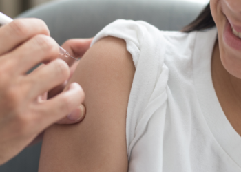 Éxito en la inmunización: Sanidad vacuna a más de 105.000 personas contra el VPH en el primer año de dosis única