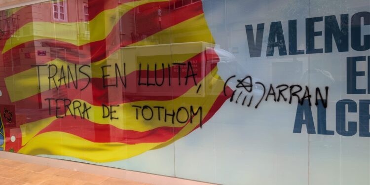 Enésimo ataque de ARRAN contra la sede del PPCV, que sigue actuando con total impunidad 1 Enésimo ataque de ARRAN contra la sede del PPCV, que sigue actuando con total impunidad