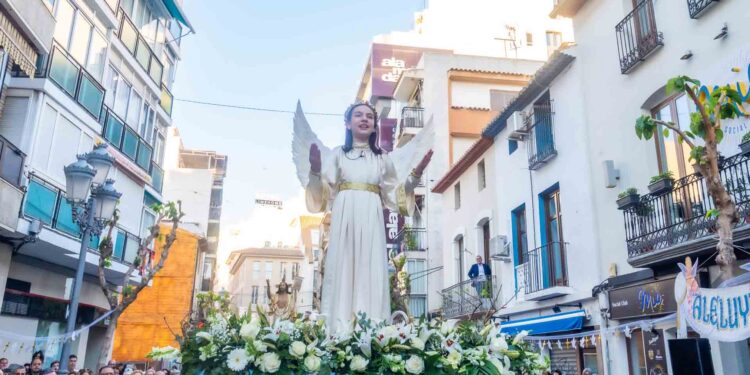 Aitana Pérez Gutiérrez anuncia la Resurrección: Benidorm celebra una emotiva ‘Ambaixà’ 1 Aitana Pérez Gutiérrez anuncia la Resurrección: Benidorm celebra una emotiva ‘Ambaixà’
