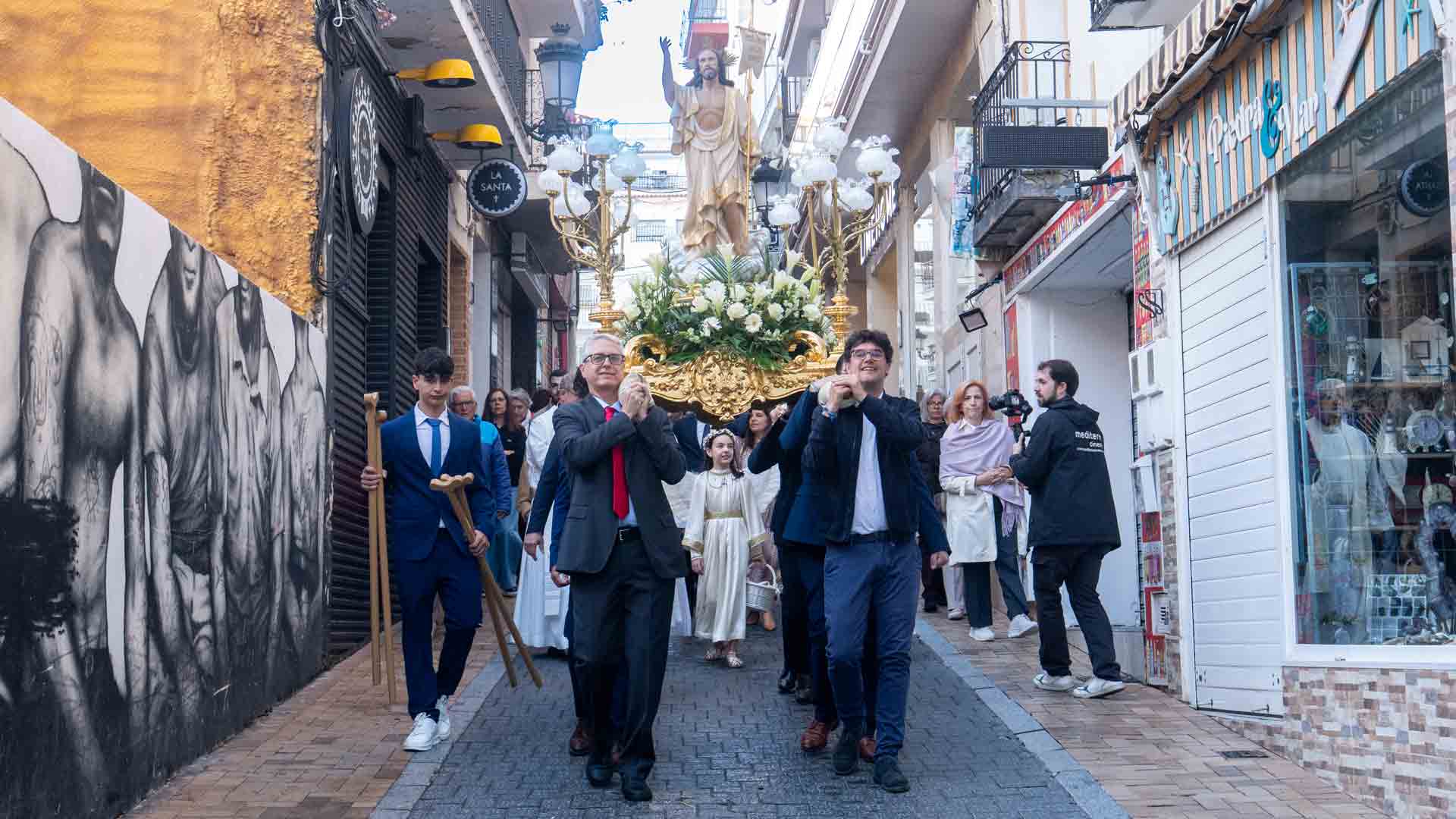 Aitana Pérez Gutiérrez anuncia la Resurrección: Benidorm celebra una emotiva ‘Ambaixà’ 3 HFIppMtW0AA kMl