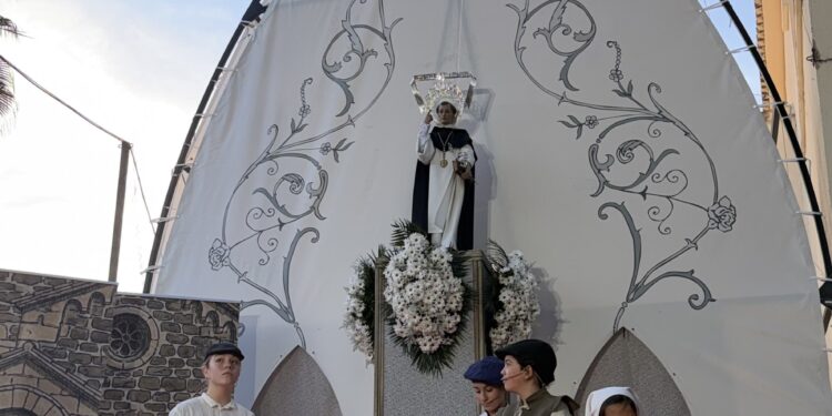 El Altar de La Cañada brilla en el inicio de los actos en honor a Sant Vicent Ferrer