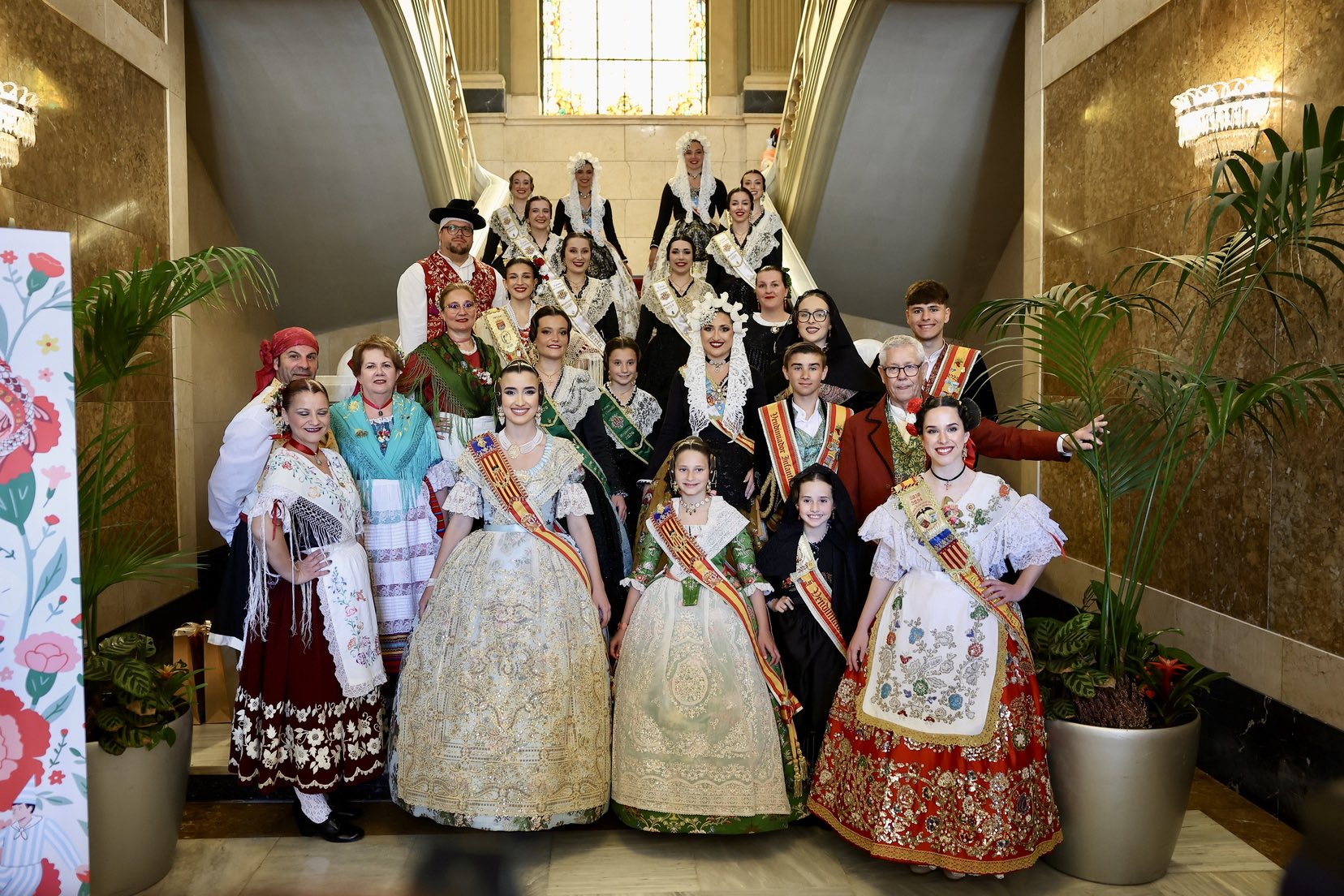 Valencia y Murcia estrechan lazos: Las Falleras Mayores de 2026 protagonizan la apertura de las Fiestas de la Primavera 3 HFPHGJfWIAAjtOc