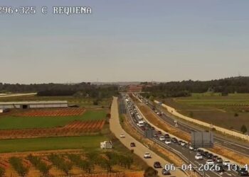 Caos en las carreteras valencianas: Accidentes y retenciones kilométricas marcan el final de la Semana Santa