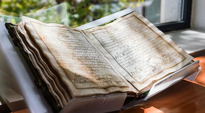 Recuperado un manuscrito del siglo XVII desaparecido hace cien años del Colegio de la Seda de Valencia 1 Recuperado un manuscrito del siglo XVII desaparecido hace cien años del Colegio de la Seda de Valencia