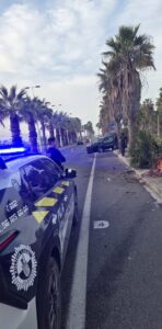 Un fallo mecánico provoca un aparatoso accidente en la Avenida Serra d’Aitana de Alboraya 2 HFkFycoXUAANSSC
