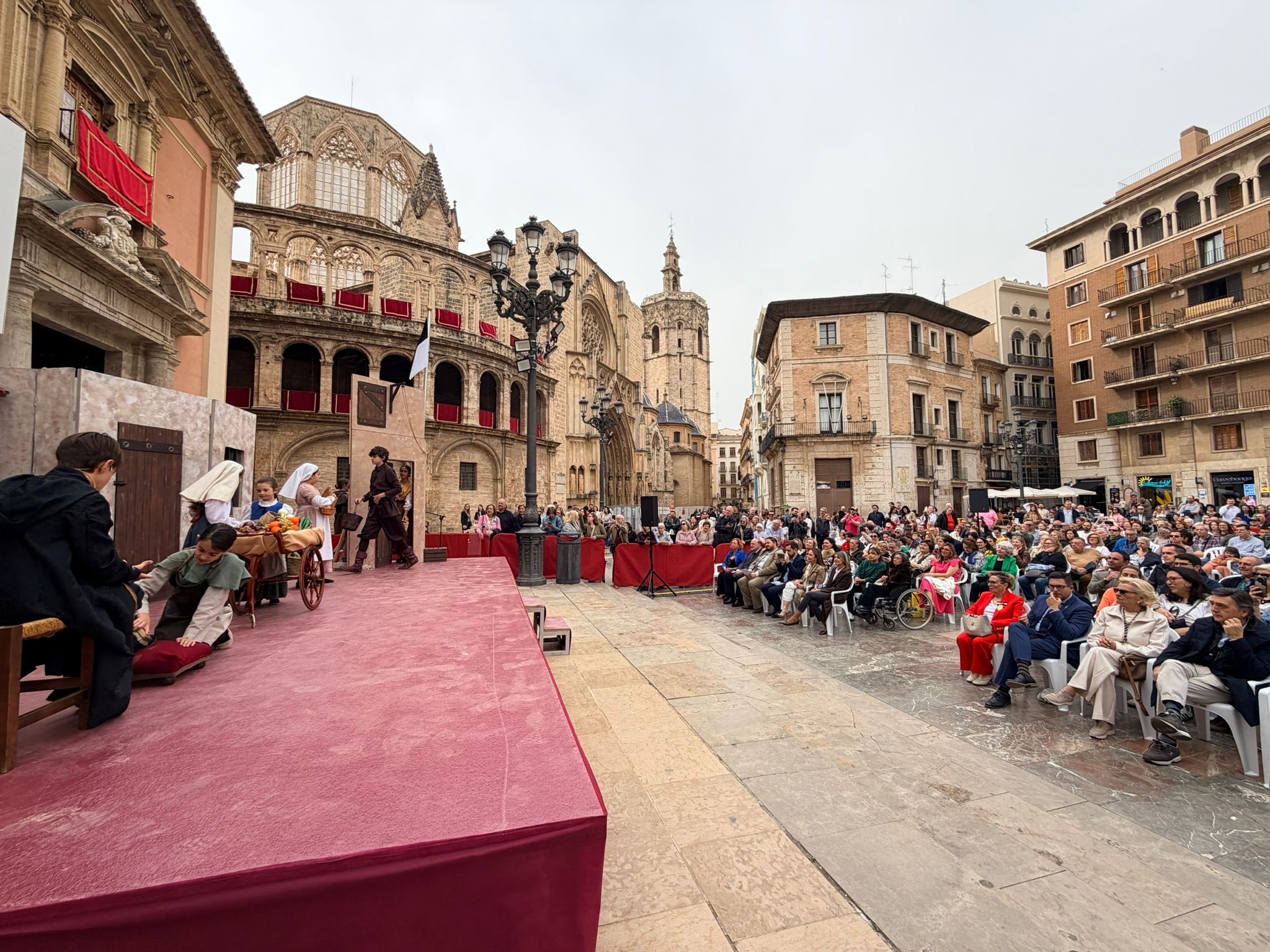 Entrega de premis als chiquets i altars guanyadors i representació del Milacre guanyador de Sant Vicent Ferrer 4 HFoKcB7akAYhtW7
