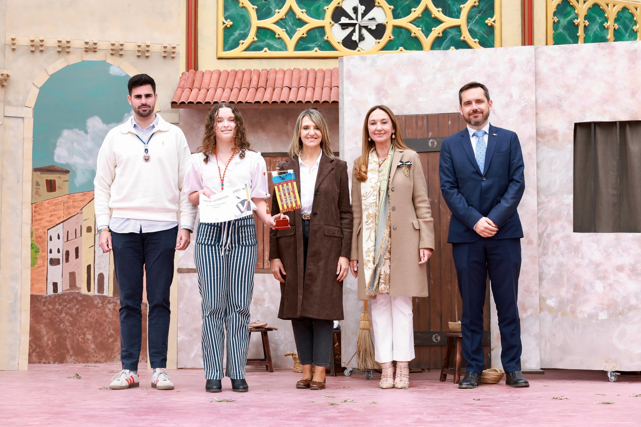 Entrega de premis als chiquets i altars guanyadors i representació del Milacre guanyador de Sant Vicent Ferrer 3 HFol89OX0AAcMXn